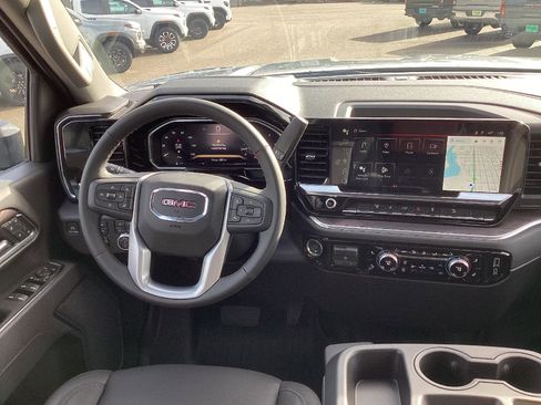New 2026 GMC Sierra 2500 SLT image 8