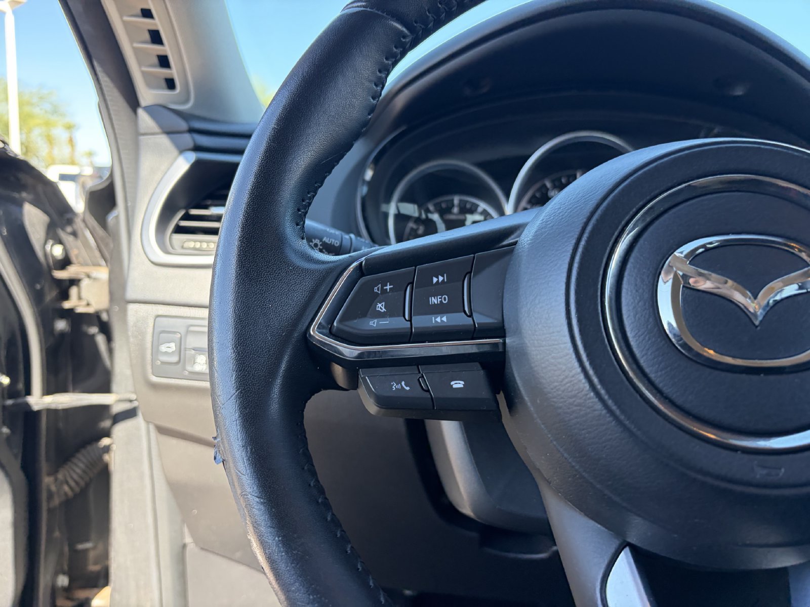 Used 2021 MAZDA CX-9 Touring w/ Touring Premium Package FWD image 37