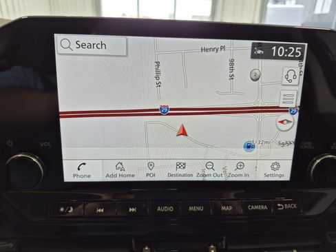 Used 2025 Nissan Pathfinder SL AWD/4WD image 36