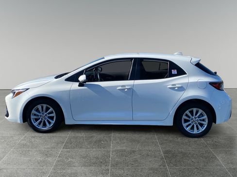 Used 2024 Toyota Corolla SE w/ SE Package FWD image 2