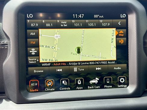 Used 2022 Jeep Wrangler Unlimited Sahara AWD/4WD image 14