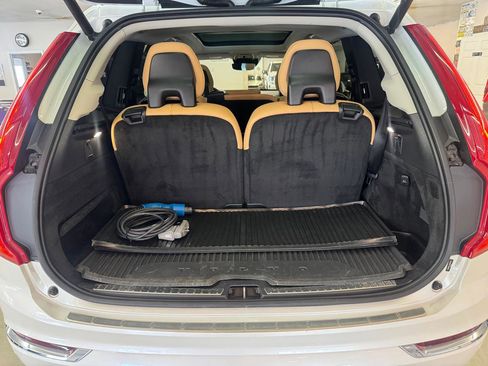 Used 2016 Volvo XC90 T8 Inscription w/ Vision Package image 21