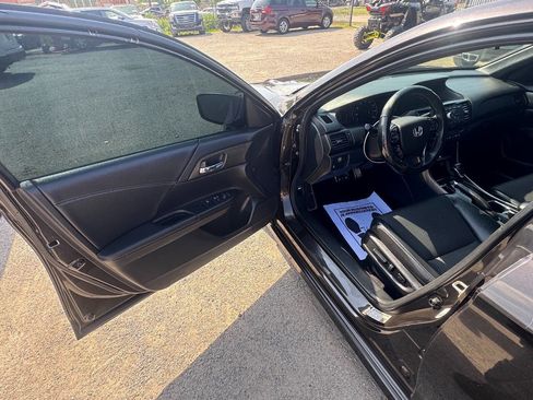 Used 2016 Honda Accord Sport image 8