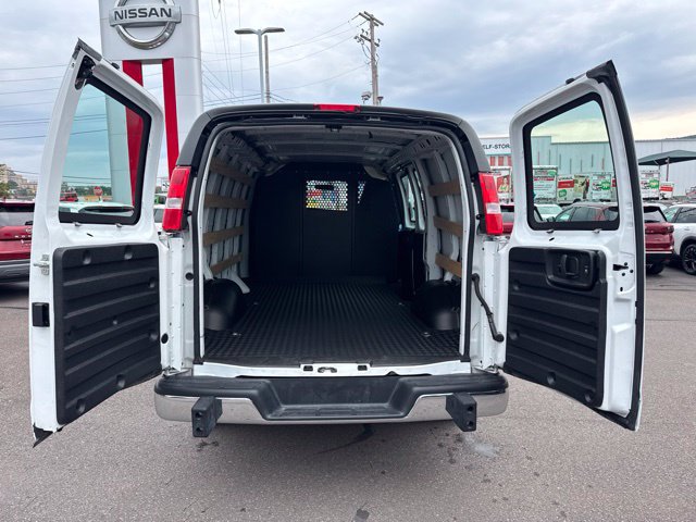 Used 2025 GMC Savana 2500 w/ Driver Convenience Package RWD image 18