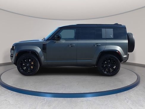 Used 2025 Land Rover Defender 110 AWD/4WD image 8