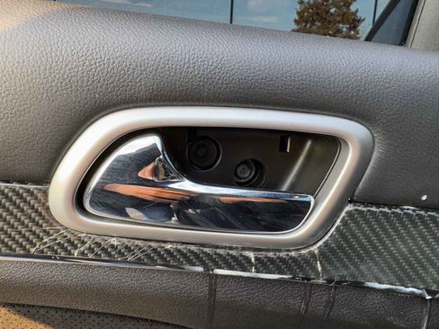 Used 2017 Jeep Grand Cherokee SRT image 45