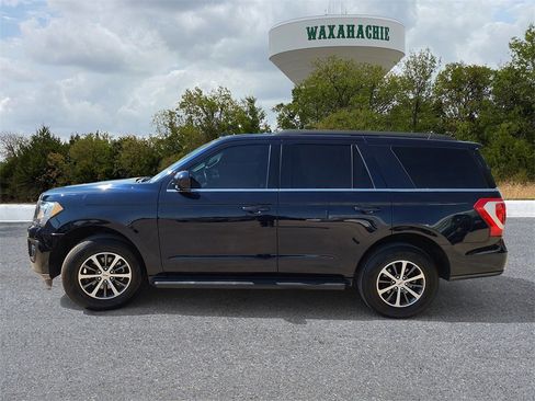Used 2021 Ford Expedition XLT image 3
