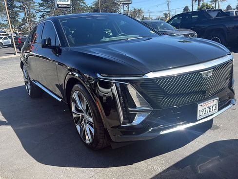 Used 2024 Cadillac Lyriq Luxury RWD image 6