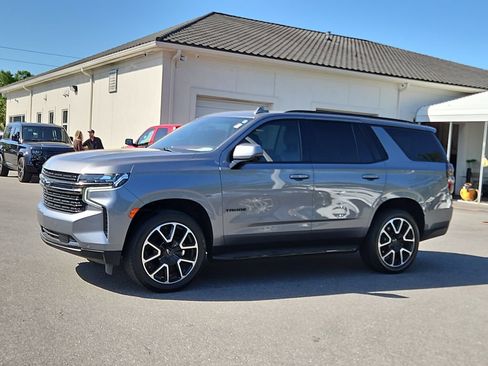 Used 2021 Chevrolet Tahoe RST w/ Luxury Package AWD/4WD image 3