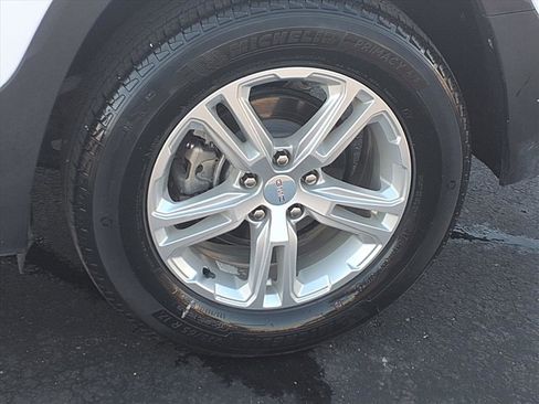 Used 2023 GMC Terrain SLE image 21