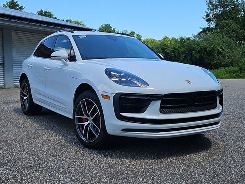 Certified 2026 Porsche Macan S AWD/4WD image 9
