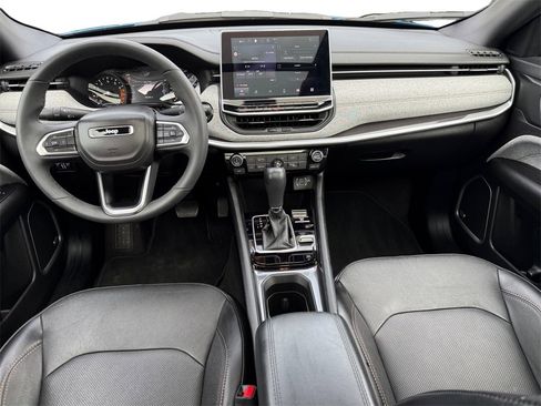 Used 2023 Jeep Compass Latitude w/ Sun and Sound Group image 11