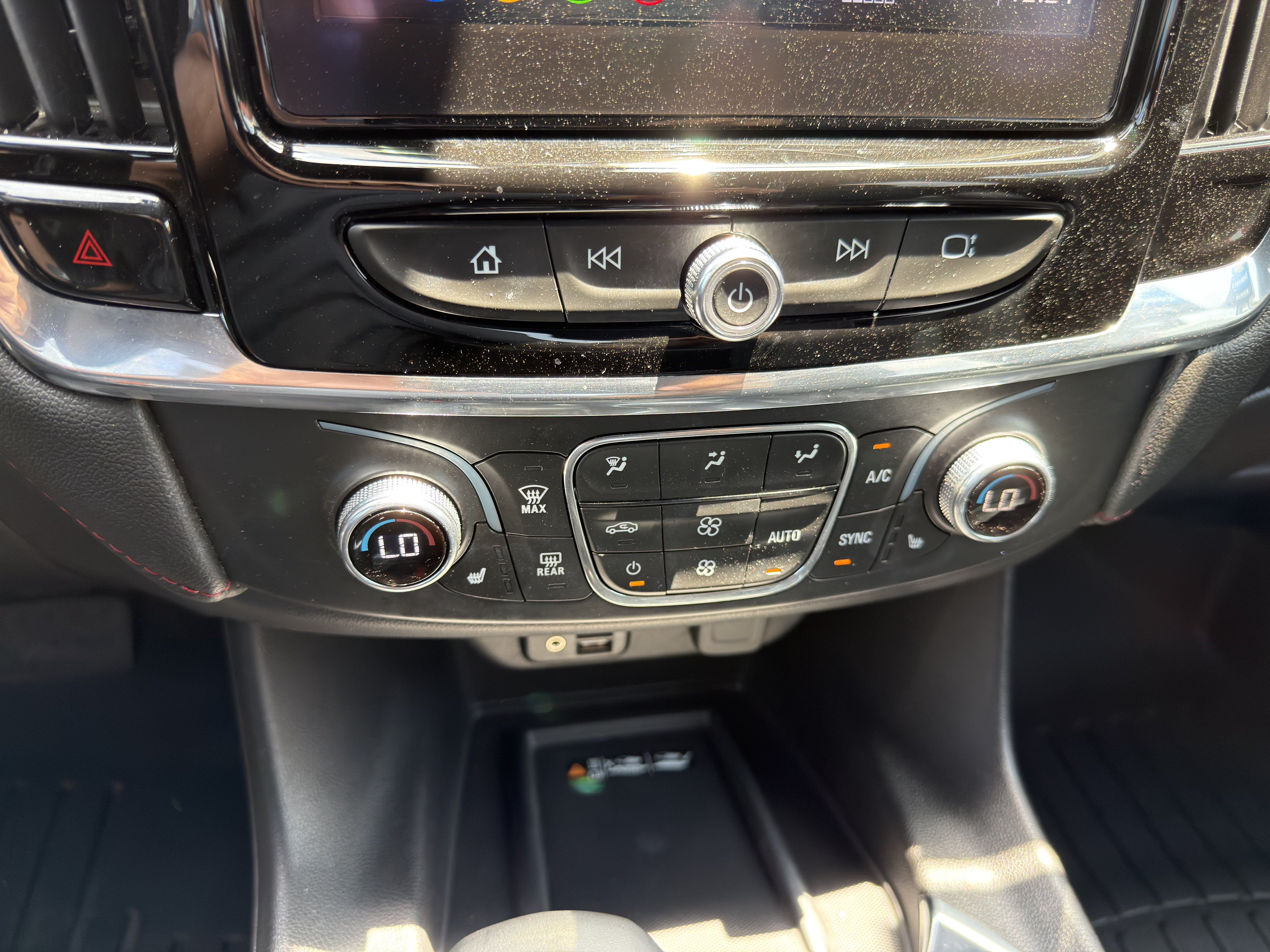 Used 2023 Chevrolet Traverse RS AWD/4WD image 36
