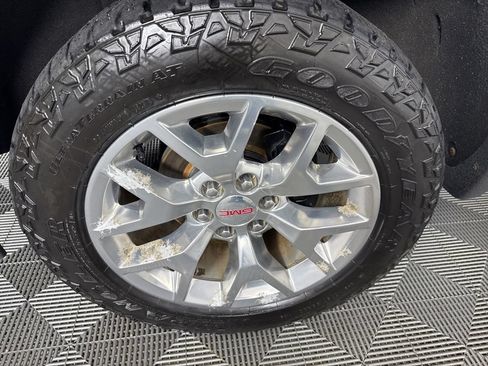 Used 2018 GMC Sierra 1500 SLT w/ SLT Premium Package AWD/4WD image 10