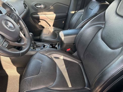 Used 2019 Jeep Cherokee Limited image 21