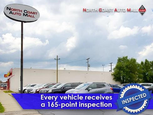 Used 2024 Chrysler Pacifica Touring-L FWD image 55
