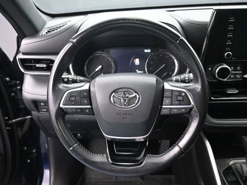 Used 2021 Toyota Highlander XSE FWD image 23
