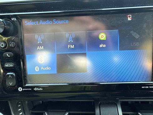 Used 2018 Toyota C-HR XLE FWD image 13