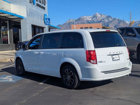 Used 2019 Dodge Grand Caravan SE image 7
