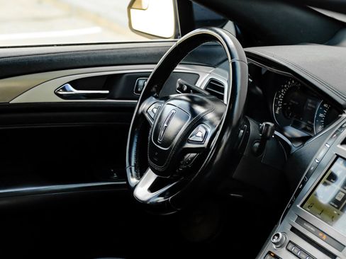 Used 2017 Lincoln MKZ Premiere FWD image 20