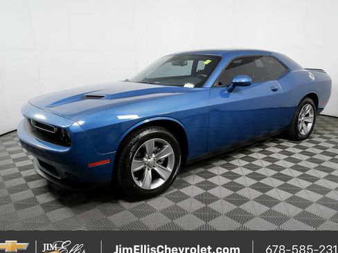 Used 2022 Dodge Challenger SXT image 24