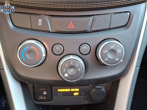 Used 2020 Chevrolet Trax LT w/ LT Convenience Package image 15