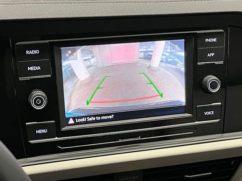 Used 2021 Volkswagen Jetta SE w/ SE Cold Weather Package image 25