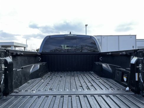 Used 2020 Toyota Tacoma TRD Sport image 27