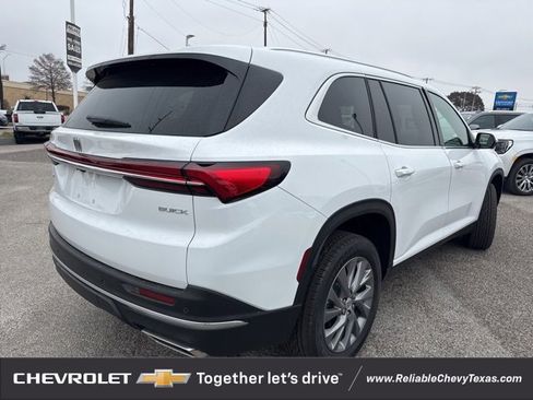 Used 2025 Buick Enclave Preferred image 9