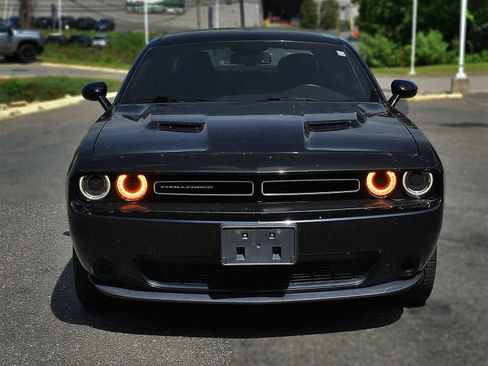 Used 2019 Dodge Challenger SXT AWD/4WD image 5