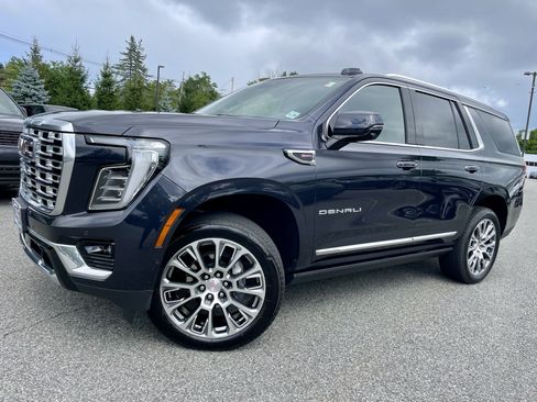 Used 2025 GMC Yukon Denali w/ Denali Reserve Package AWD/4WD image 39