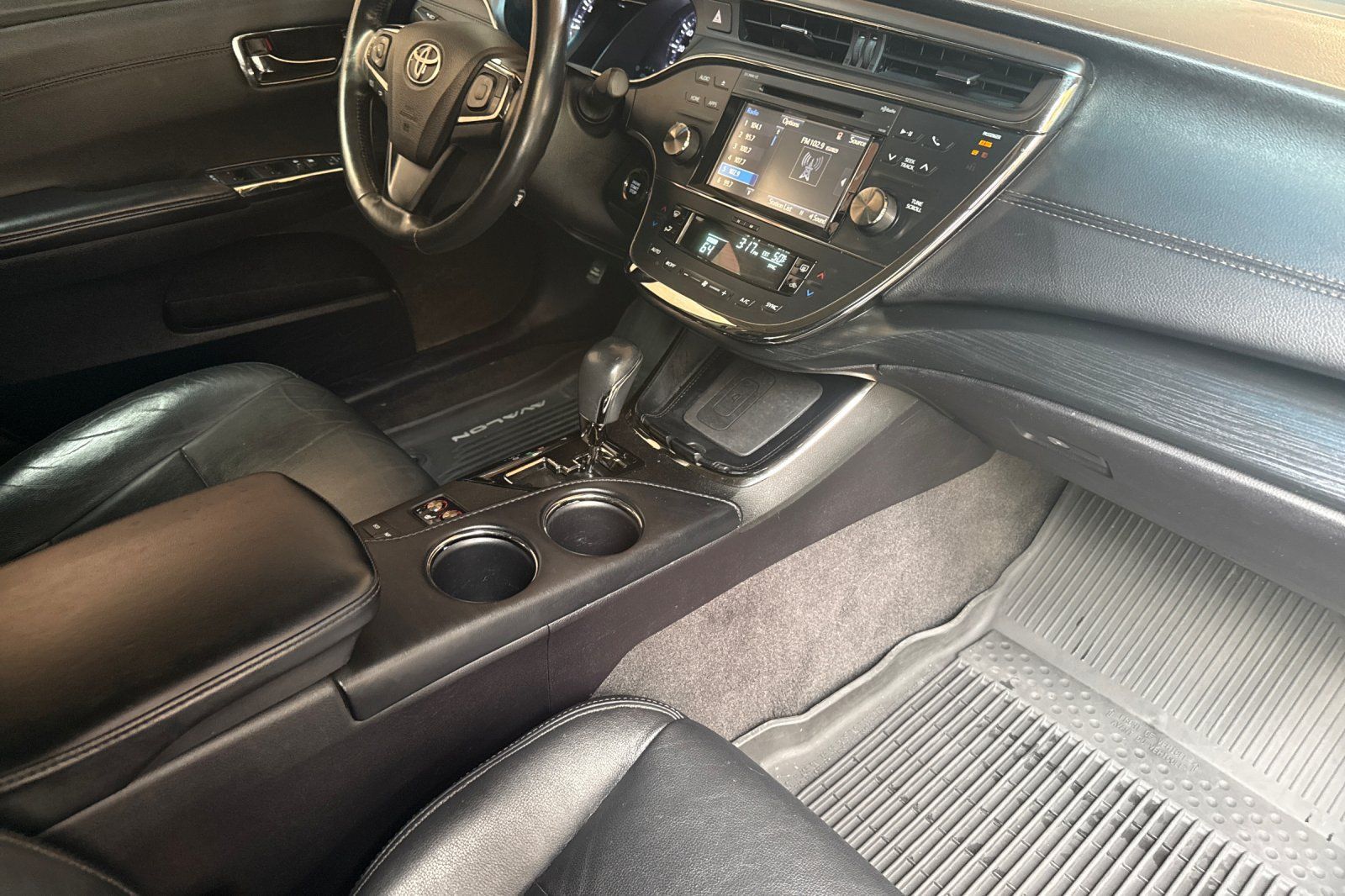 Used 2016 Toyota Avalon Touring FWD image 20