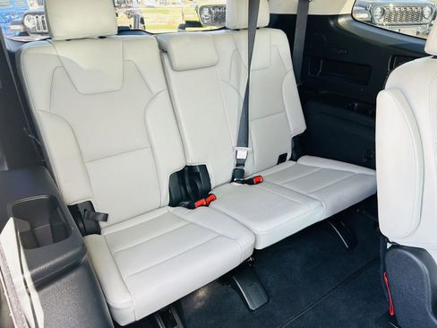 Used 2022 Kia Telluride SX w/ SX Prestige Package image 42
