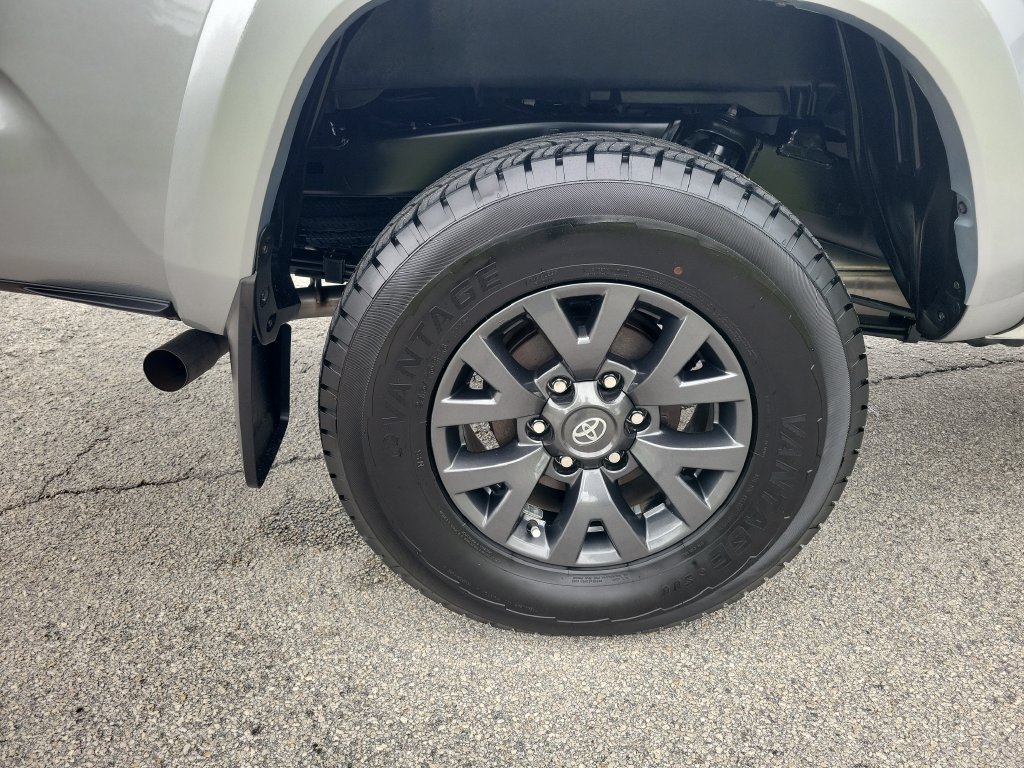Used 2023 Toyota Tacoma SR5 AWD/4WD image 30