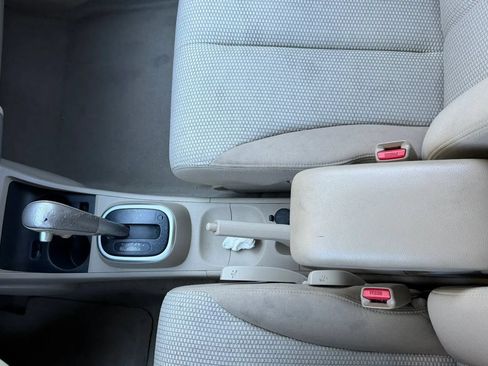 Used 2007 Nissan Versa Hatchback w/ Convenience Pkg FWD image 18