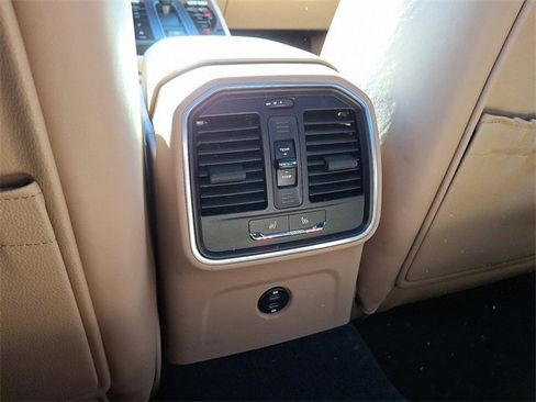 Used 2022 Porsche Macan S image 11