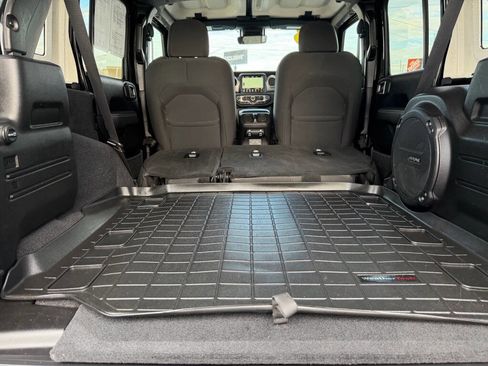 Used 2019 Jeep Wrangler Unlimited Sahara w/ Advanced Safety Group image 43