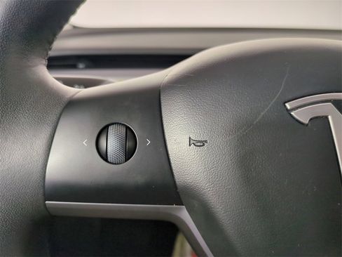 Used 2021 Tesla Model 3 Standard Range Plus image 29