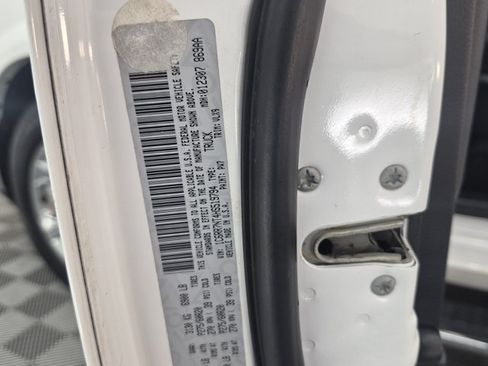Used 2017 RAM 1500 Laramie AWD/4WD image 27