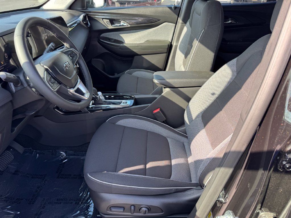 New 2026 Chevrolet TrailBlazer LT w/ Convenience Package FWD image 15