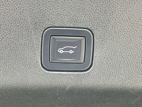 Used 2021 Cadillac Escalade Sport w/ Driver Assist Tech Package image 13