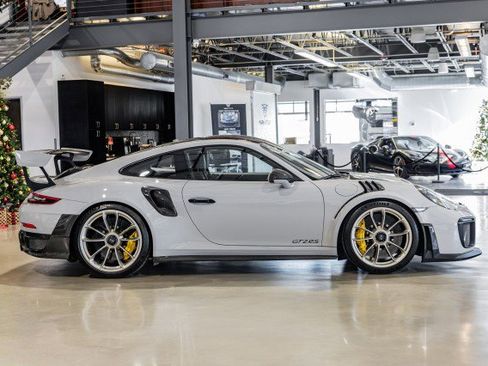 Used 2019 Porsche 911 GT2 RS w/ Weissach Package image 7