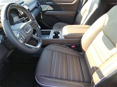 New 2026 GMC Acadia Denali Ultimate w/ LPO, Floor Liner Package image 11