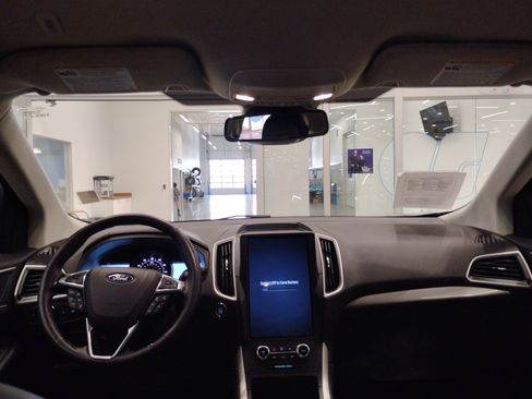Certified 2024 Ford Edge SEL image 10