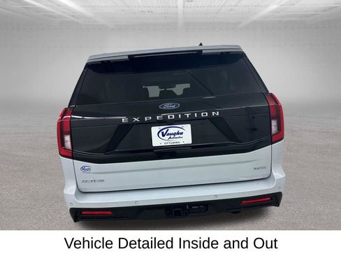 Used 2025 Ford Expedition Max Active AWD/4WD image 11