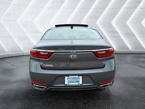 Used 2018 Kia Cadenza Technology FWD image 4