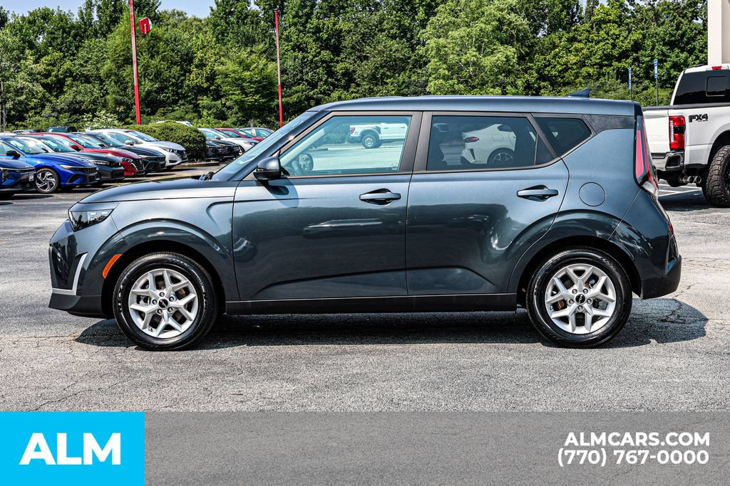 Used 2025 Kia Soul LX w/ LX Technology Package FWD image 8