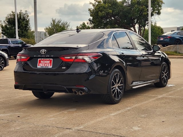 Used 2022 Toyota Camry SE w/ Convenience Package FWD image 3