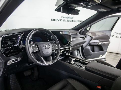 Used 2025 Lexus RX 450h AWD w/ Luxury Package image 19