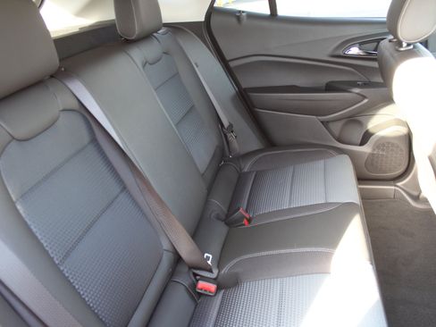 New 2026 Chevrolet Trax LT image 17